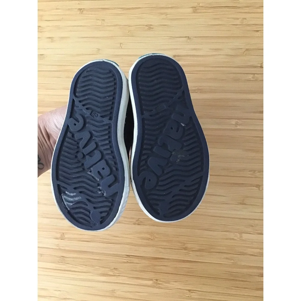 Native C6 toddler Jefferson shoes navy blue waterproof sandals